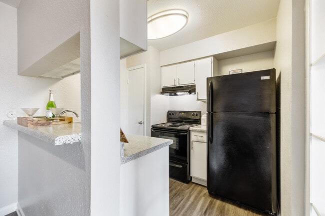 Building Photo - Urban Palms Apartment Homes