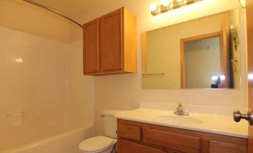 Building Photo - 3 bedroom, 2 bath Townhome in North Liberty