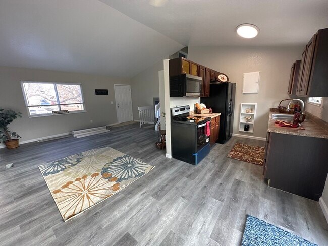Building Photo - 2150 Eddington Way