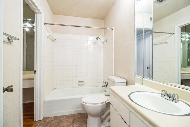 Building Photo - 7920 Rockwood Ln
