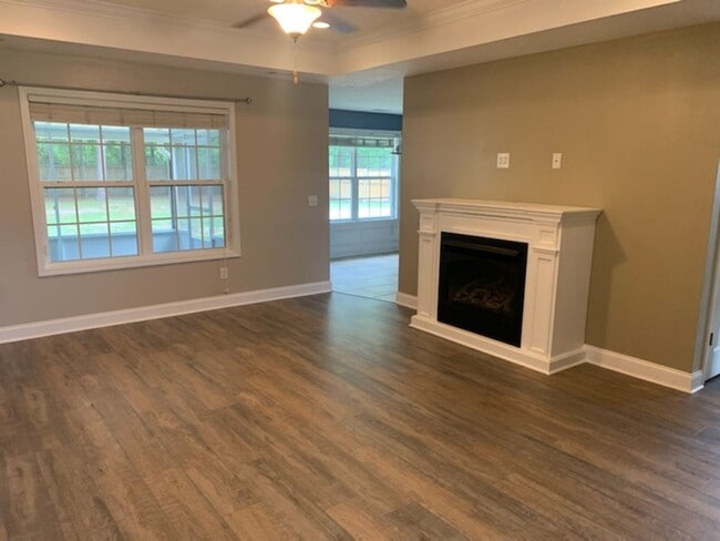 Building Photo - Stunning 3-Bedroom Home in Parish Crossing - Available for Rent