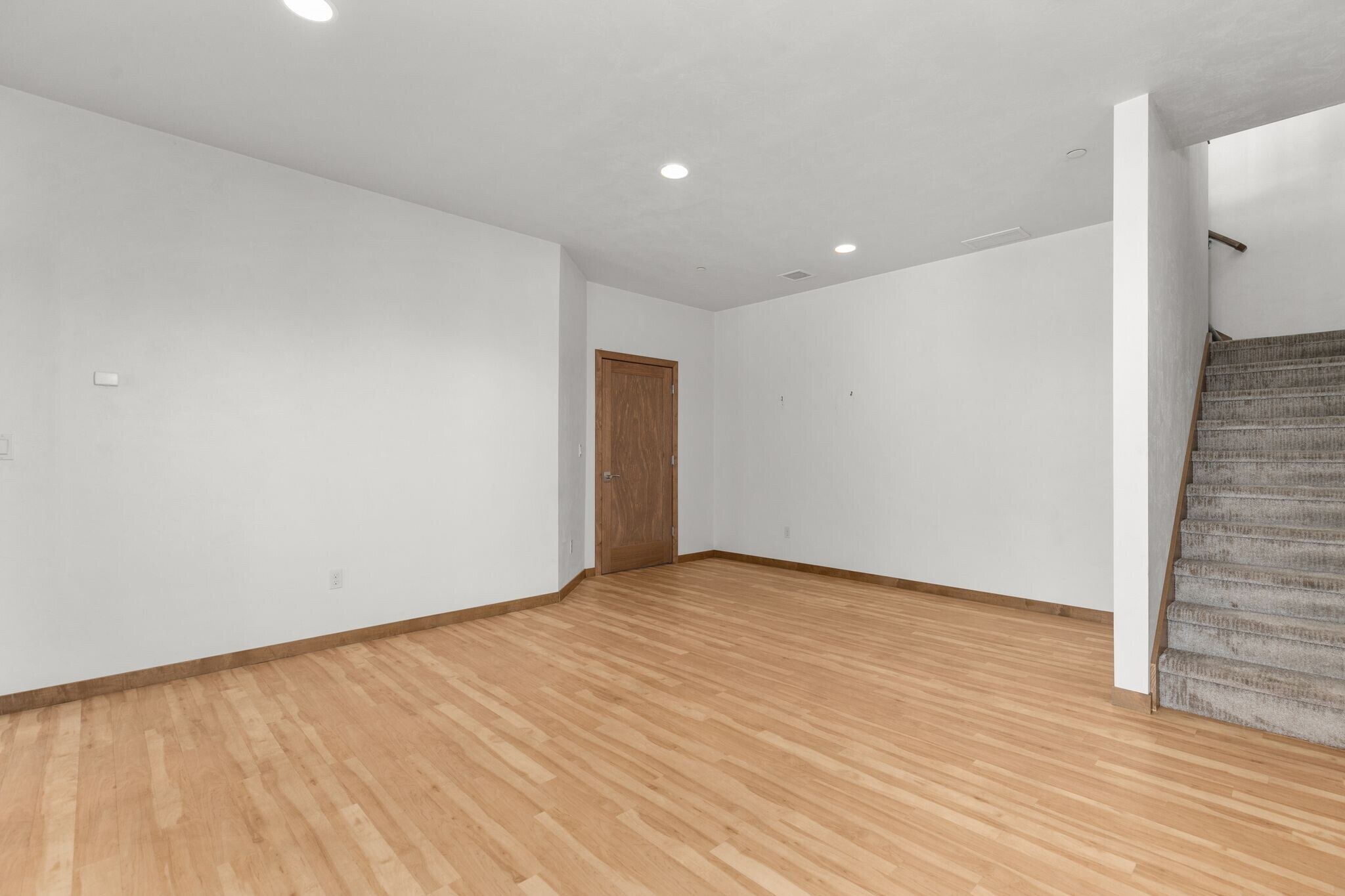 Building Photo - 1141 E Banta Ct