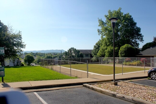 Building Photo - 1116 Blue Ridge Dr