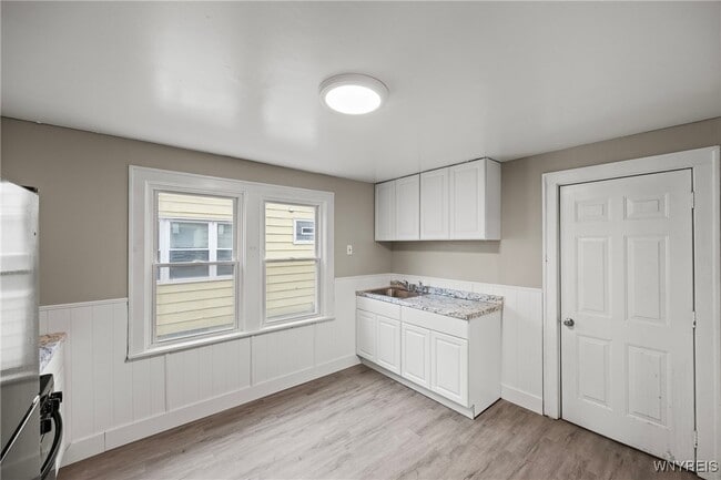 Building Photo - 2615 Genesee St