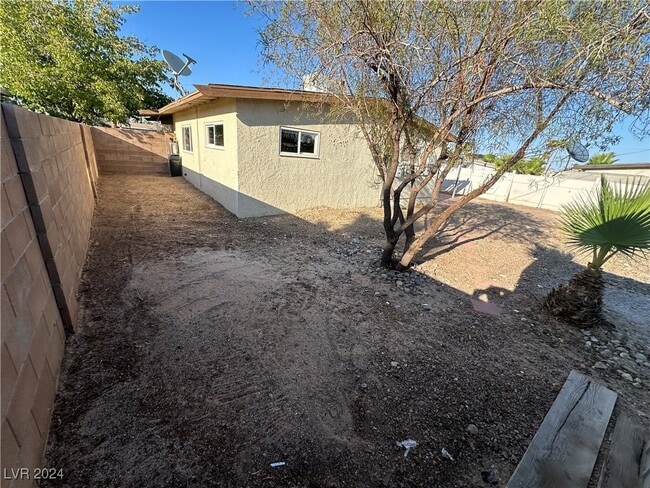 Building Photo - 5609 Gipsy Ave