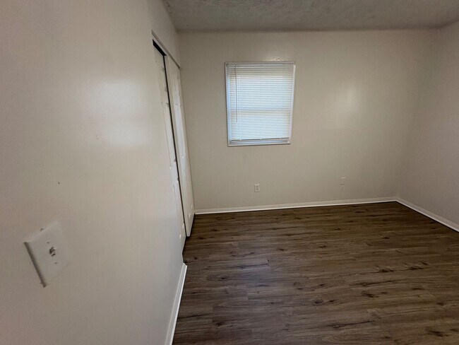 Building Photo - 508 Amor Pl