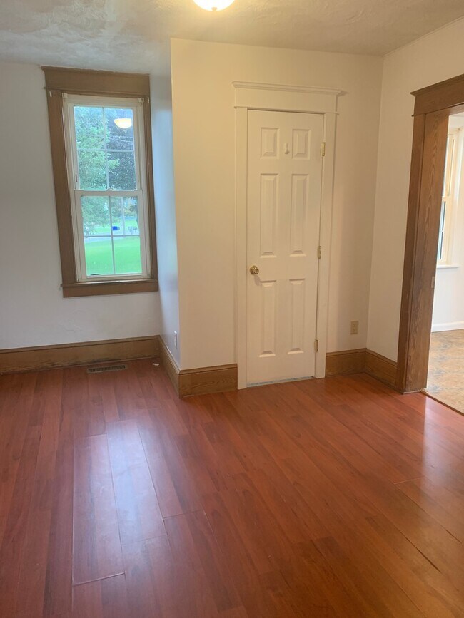 Building Photo - 2243 Sunset Ln