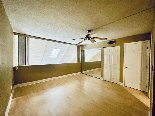 Building Photo - 57 Deer Creek Rd