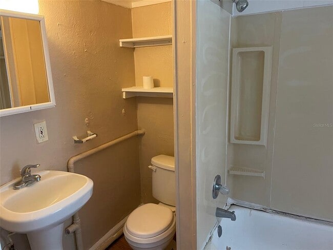 Building Photo - 2010 28th Ave N