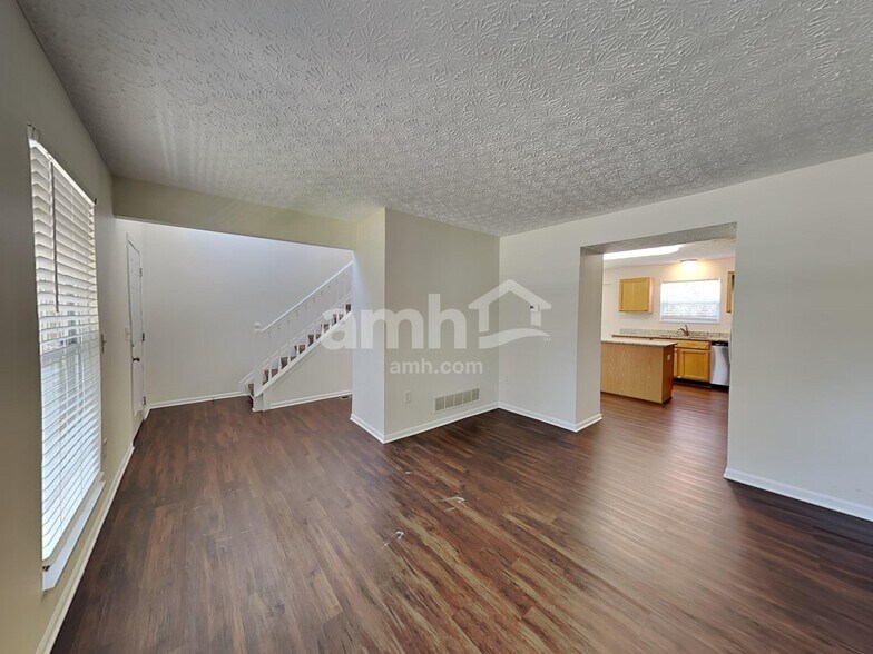 Building Photo - 857 Cedar Run Dr