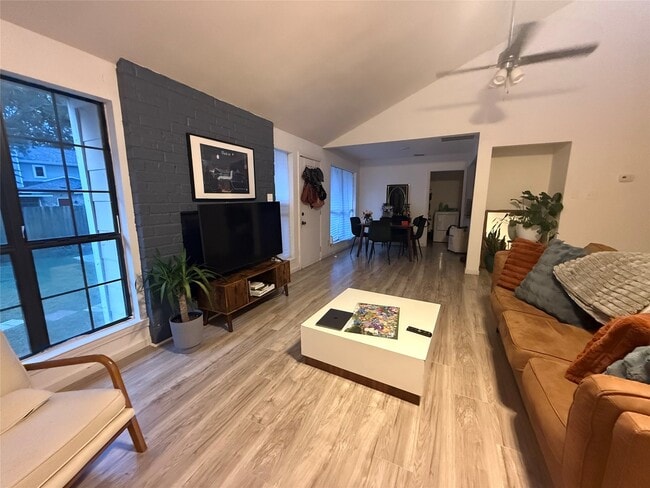 Building Photo - 13919 Baytree Dr