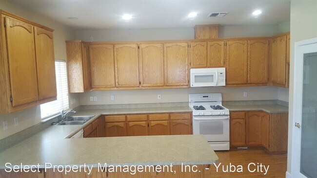 Building Photo - 5 br, 2.5 bath House - 1260 Gerald Court