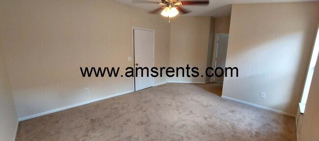 Building Photo - Spacious 3 bedroom 2 bath in Apopka