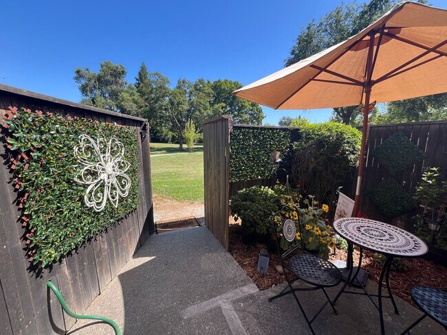 Building Photo - Charming 2-Story Condo on Greenbelt-$500 O...