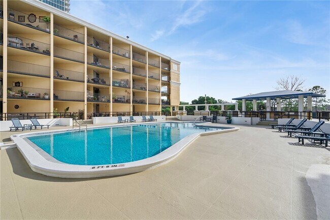 Building Photo - 151 E Washington St