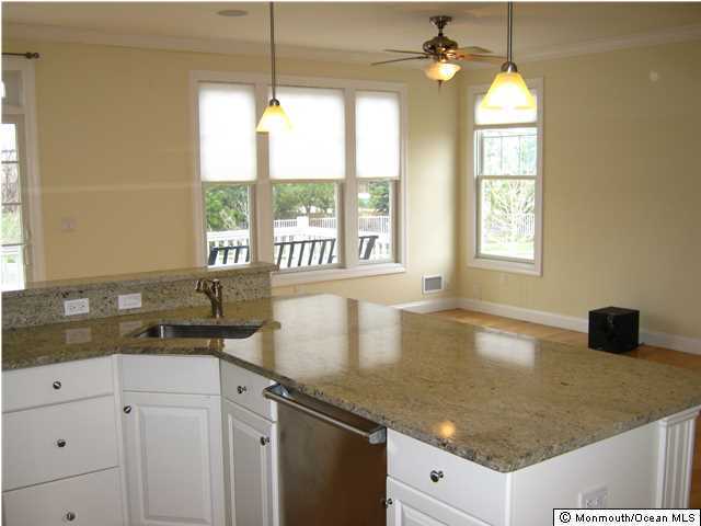 Building Photo - 606 Park Ave