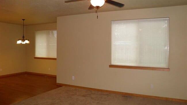 Building Photo - 20249 Knightsbridge Pl