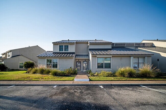 Building Photo - 1902 Bayhouse Dr