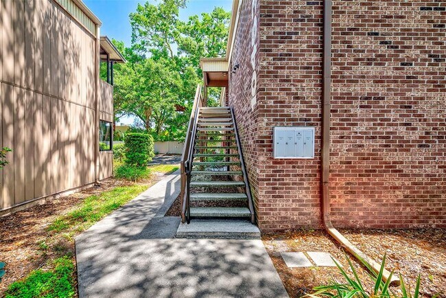 Building Photo - 10453 Carrollbrook Cir