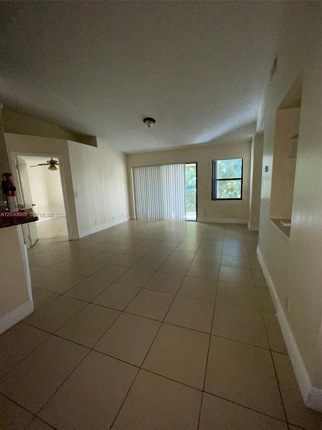 Building Photo - 9999 Summerbreeze Dr