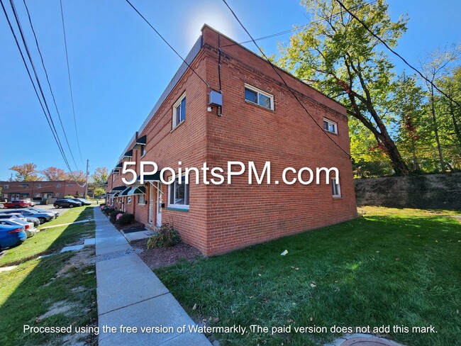 Building Photo - 200 Dalepark Dr