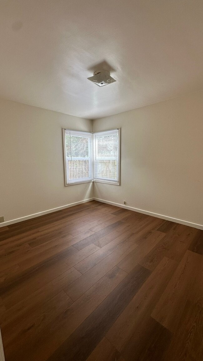 Building Photo - 3511 Albee St
