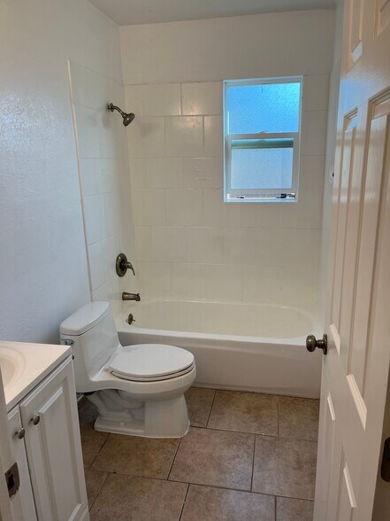 Bathroom - 3136 Union St