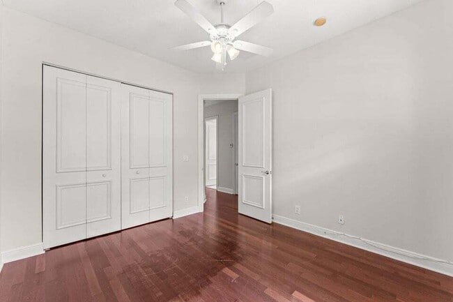 Building Photo - 210 NE 69th Cir