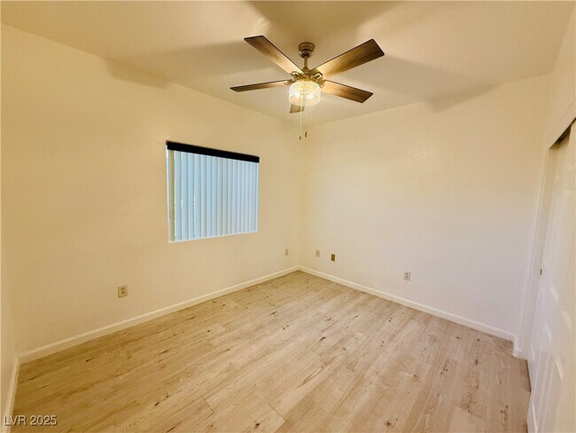 Building Photo - 1050 E Cactus Ave