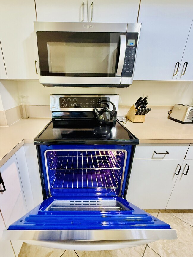 Building Photo - 1820 Florida Club Cir