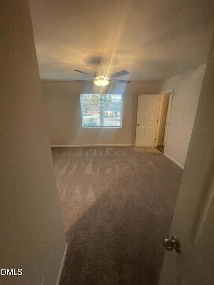 Building Photo - 1004 Peony Ln