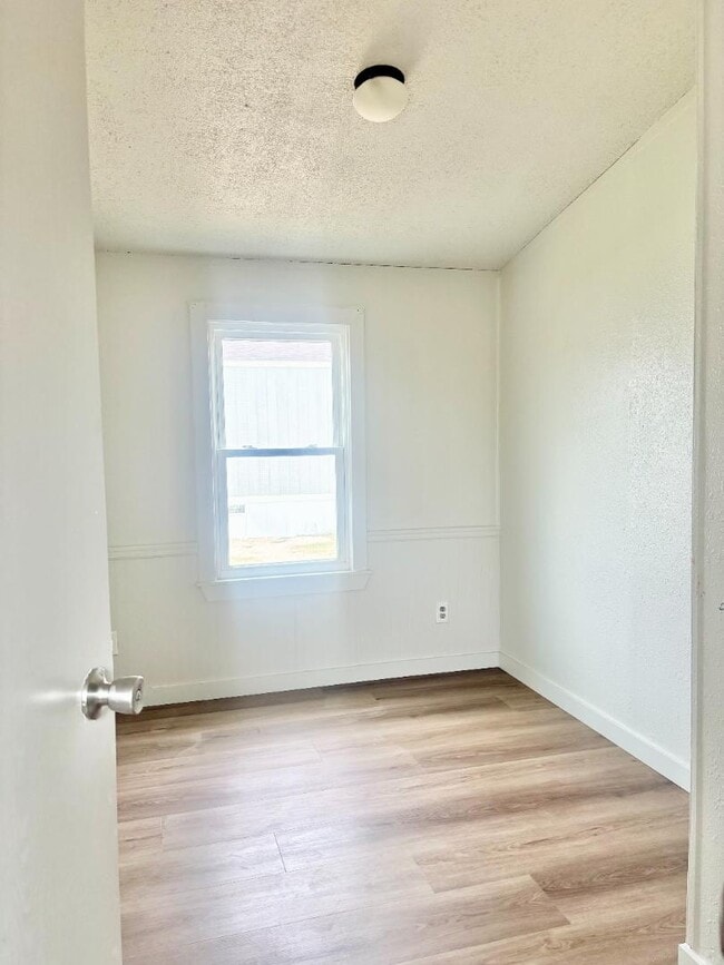 Building Photo - 150 Private Road 1610