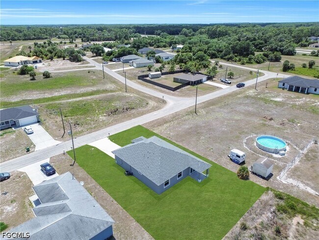 Building Photo - 1064 Calumet Cir