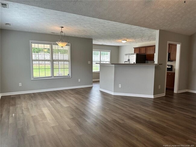 Building Photo - 654 Hogart St