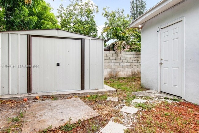 Building Photo - 335 NW 109th St