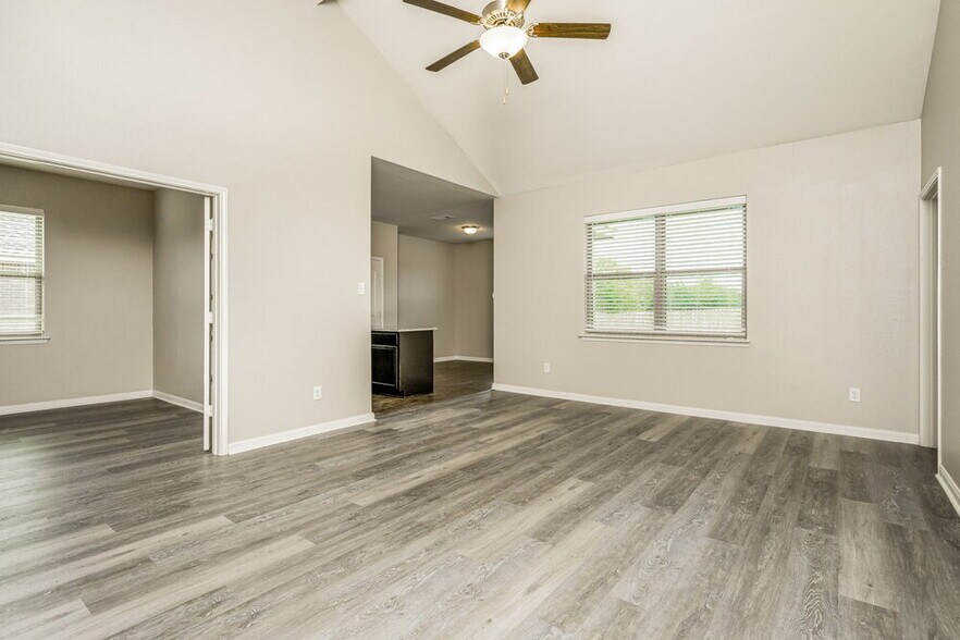 Building Photo - 1403 Park Trails Blvd