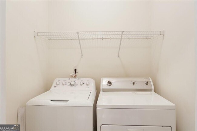 Building Photo - 5060 Windcrest Ln