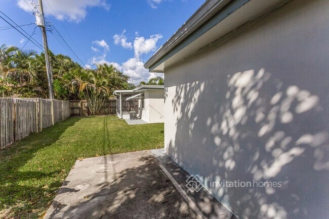 Building Photo - 5013 SW 90th Terrace