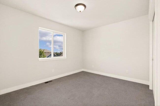 Building Photo - 3308 San Carlo Ave