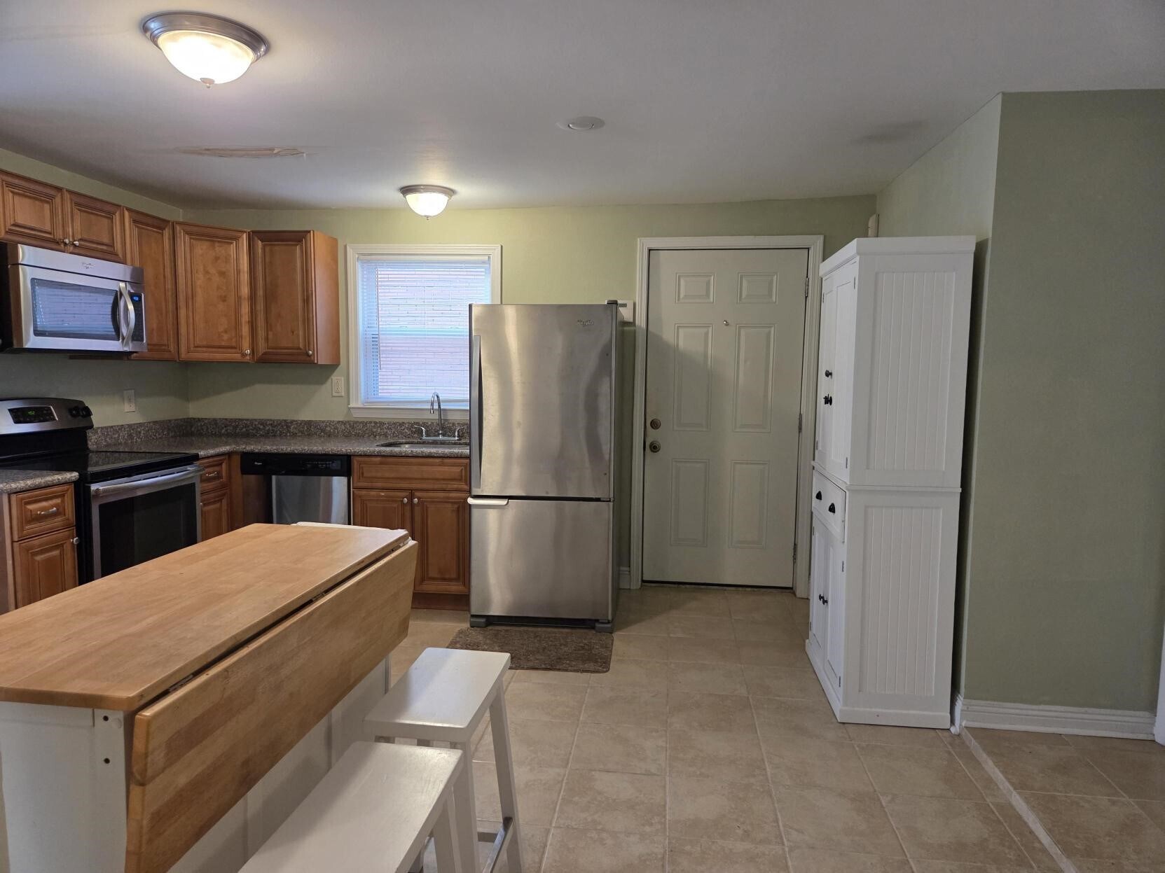 Kitchen - 4422 Walmsley Ave