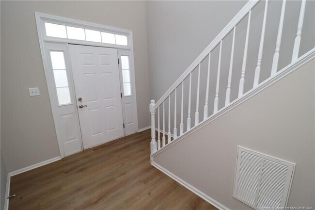 Building Photo - 8120 Upper Lake Dr