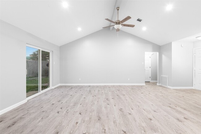 Building Photo - 10922 Village Trail Dr