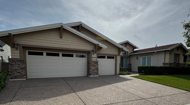 Building Photo - Sun City Lincoln Hills Active Adult Community Three Bedroom Three Car Garage SEE VIDEO