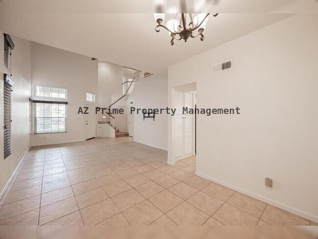 Building Photo - 1343 E Beacon Dr