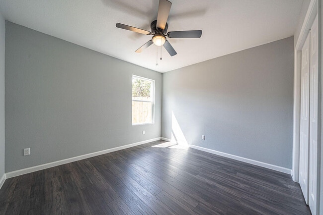 Building Photo - 474 Ridge Haven St