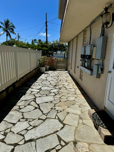 Building Photo - 1061 Mokapu Blvd