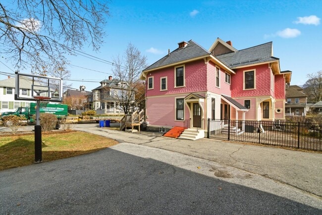 Building Photo - 68-70 Russell Street, Unit 70,Manchester, NH 03104