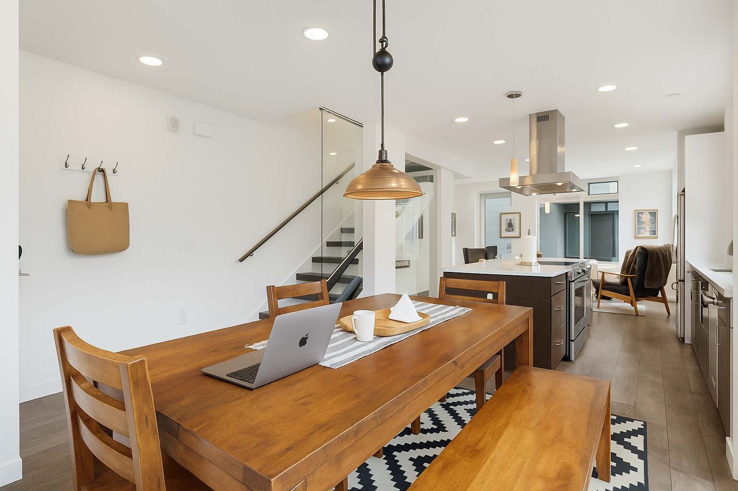 Building Photo - 301 Valley St