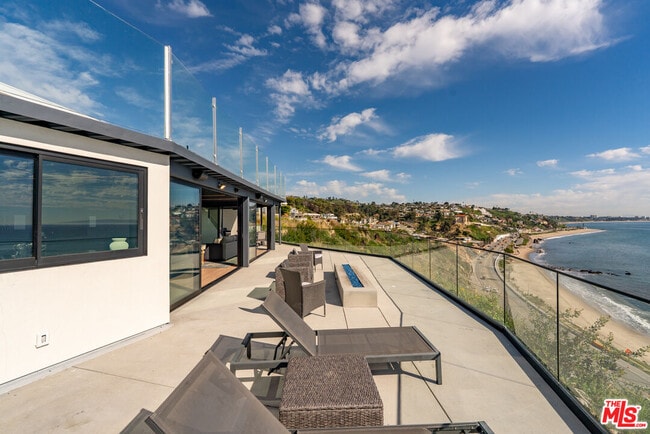 Building Photo - 18254 Coastline Dr