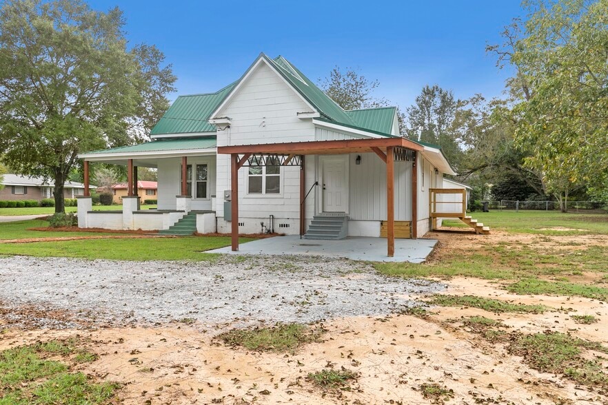 Building Photo - 142 S Broad St